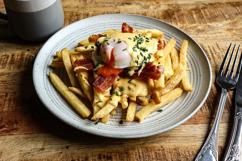 eggs benedict loaded fries