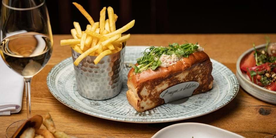 lobster sandwich with supercrunch chips