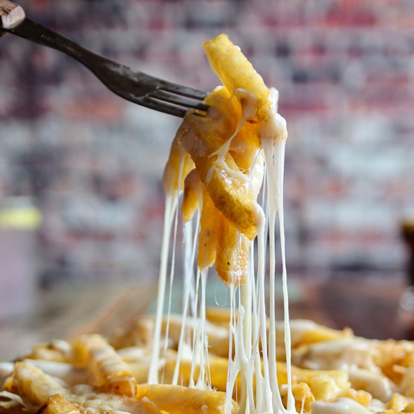 9.5mm_skin_on_aviko_super_crunch_fries_chips_restaurant_loaded_fries